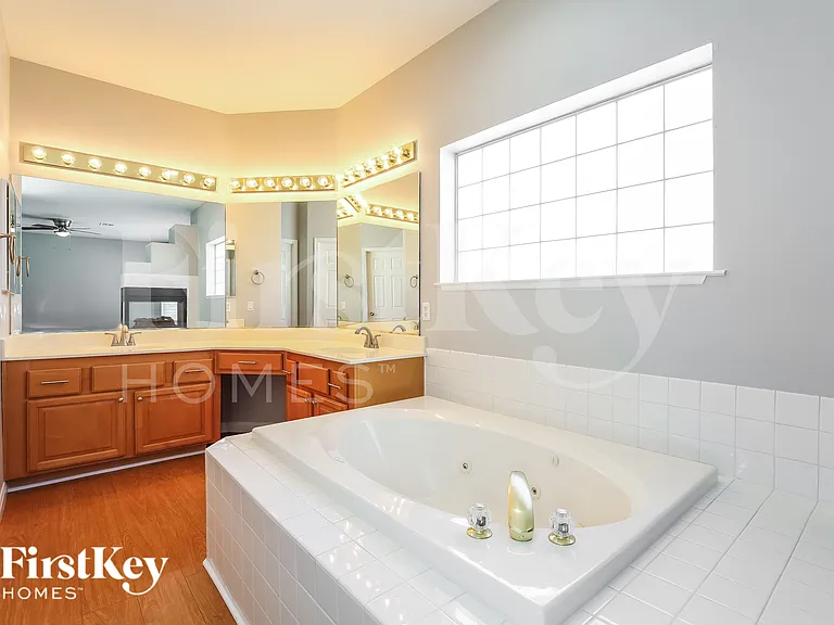 3600 N Tomsik St — Photo 11