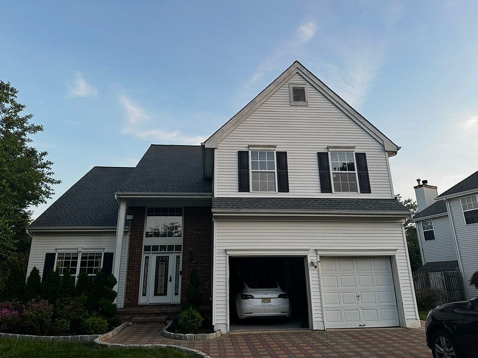 1st image of 1 Breeze Dr