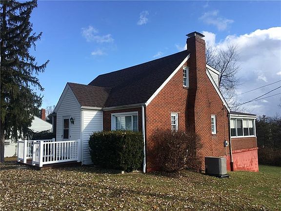 3rd image of 1411 Iroquois Dr