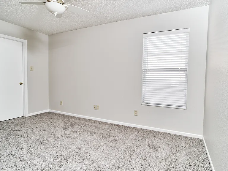 14169 Clapboard Dr — Photo 38