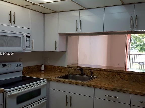 4th image of 19701 SW 114th Ave APT 266