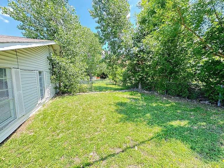 2112 Hinkle Ave — Photo 31