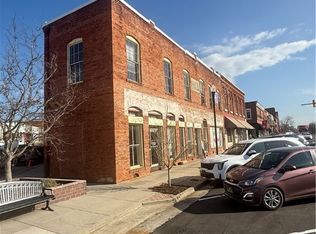 1736 N Broad St #202, Commerce, GA 30529