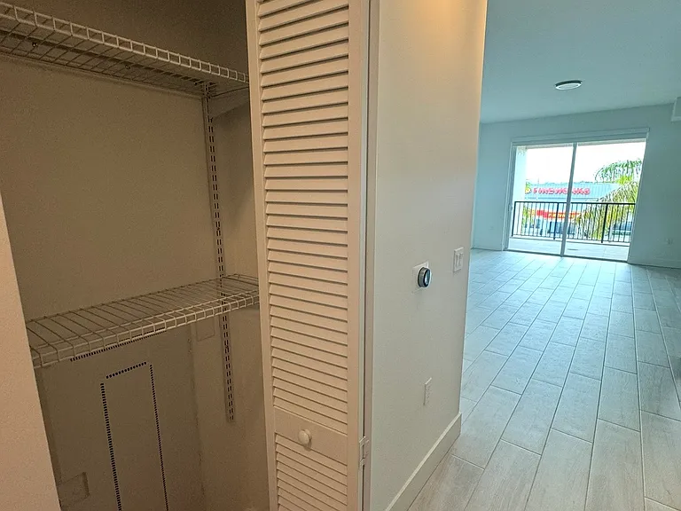 602 E Dania Bch #210 — Photo 5