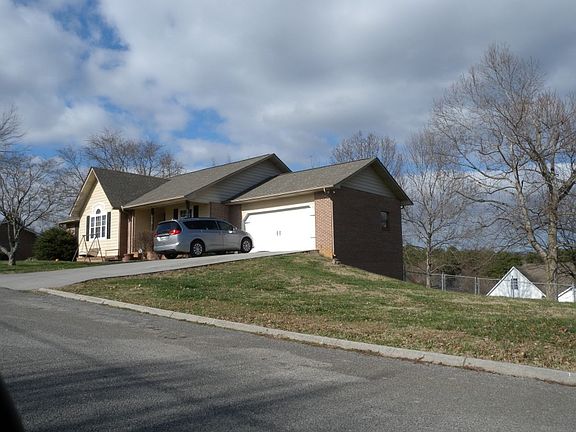2nd image of 692 Cattlemans Dr