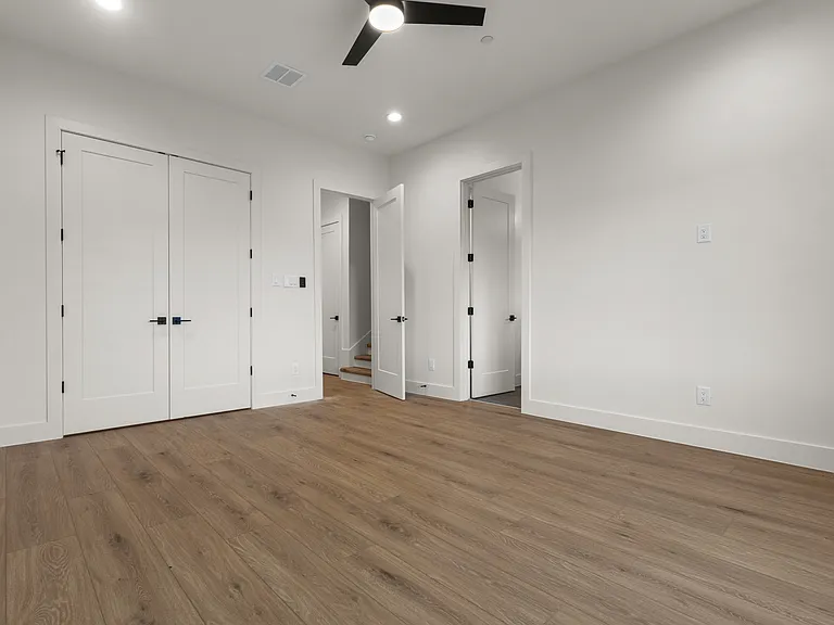 2203 Hondo Ave #202 — Photo 7