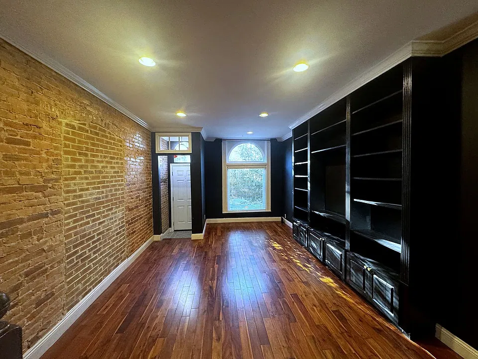 503 S East Ave