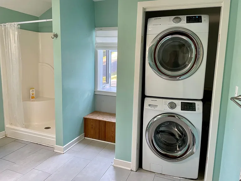 Bathroom 2 w W/D