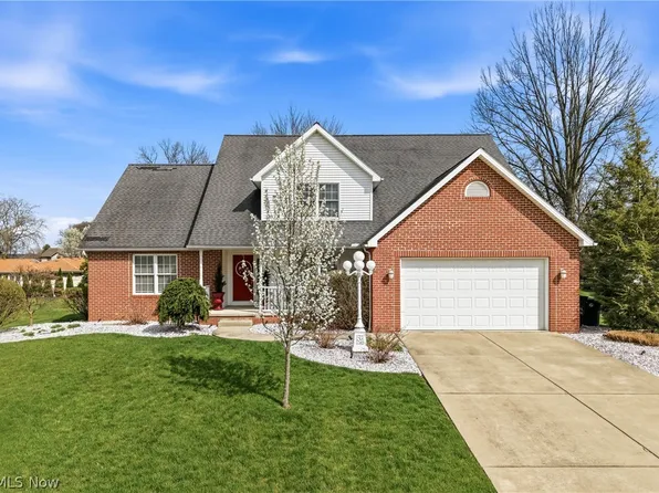 297 Country Club Dr SE, Warren, OH 44484