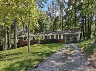 325 Comet Dr, Hendersonville, NC 28791