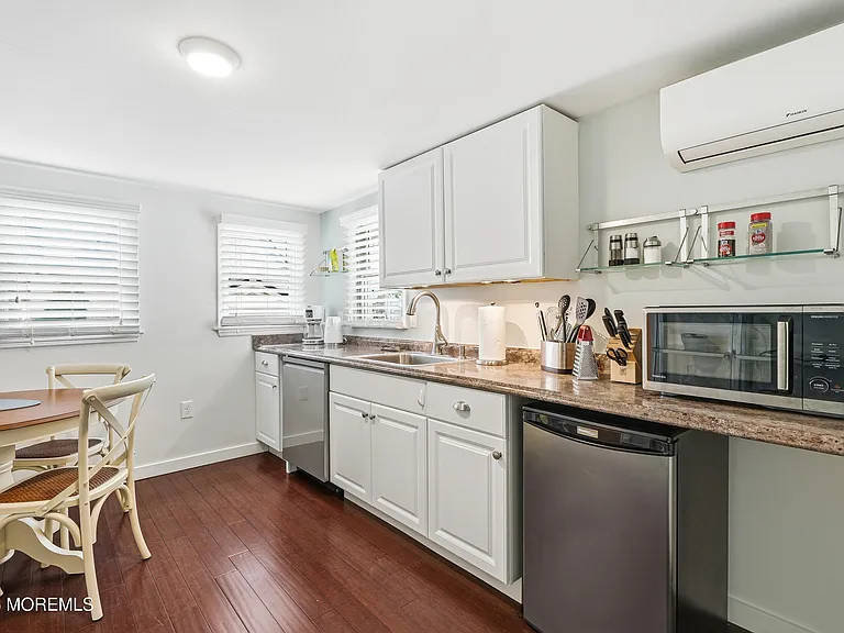 46 Broadway Ave #46 — Photo 13