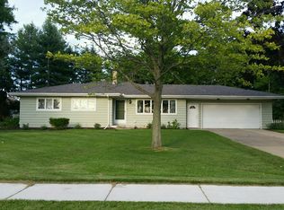 1602 N Canal Rd, Lansing, MI 48917