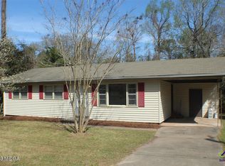 202 Choctaw St, Warner Robins, GA 31088