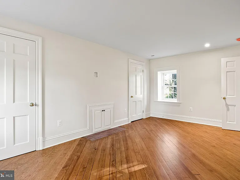 16131 Old York Rd — Photo 60