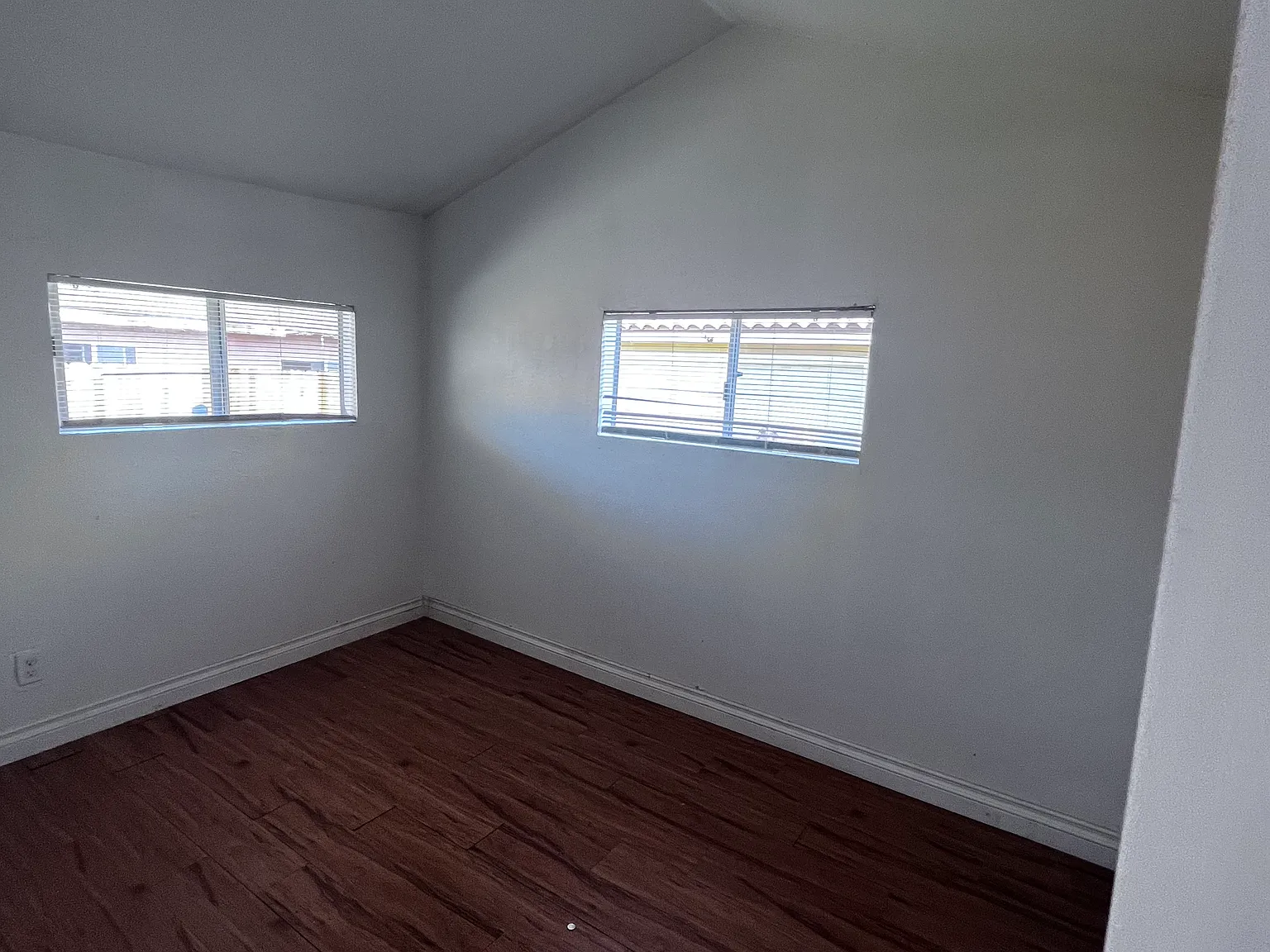 2 bed, 1.5 bath, 500 sqft, $3,000 — Photo 4
