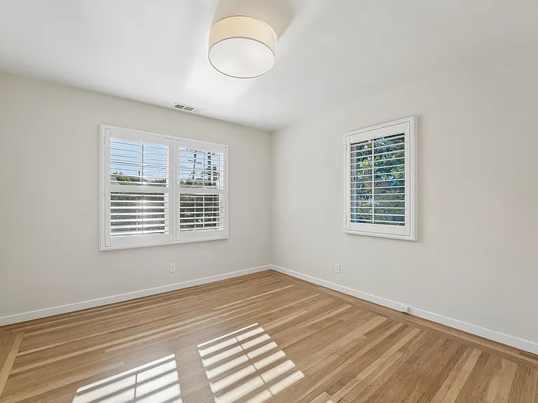 543 Liberty St — Photo 34