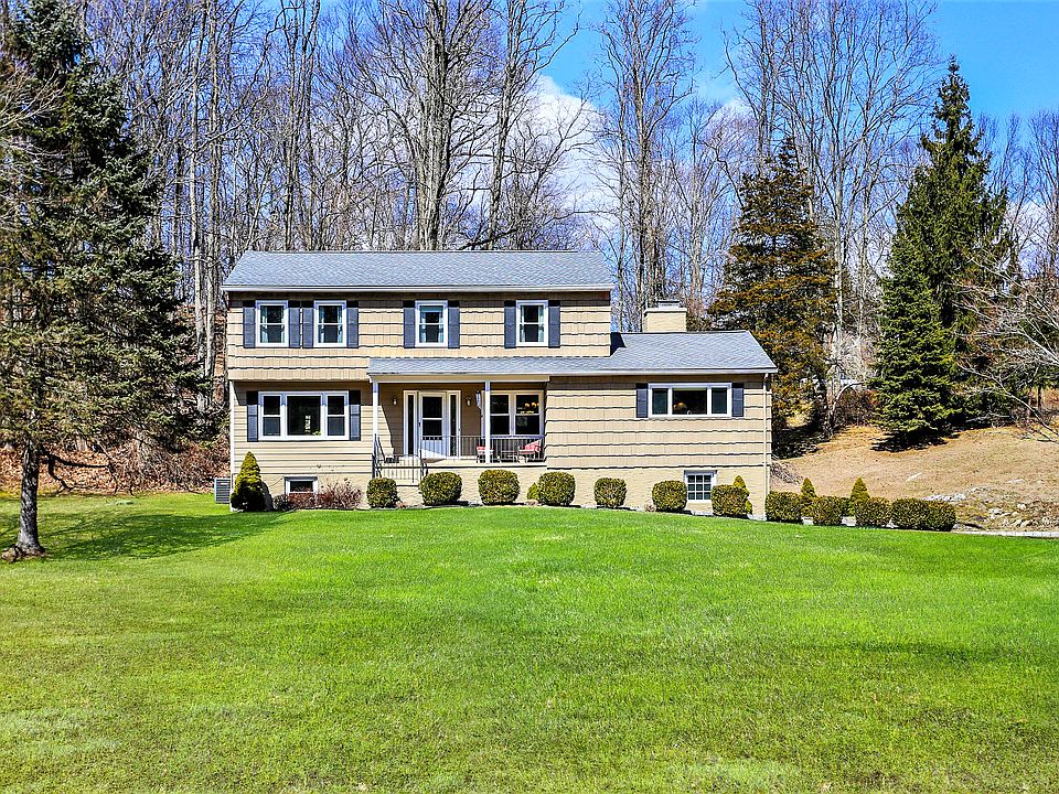 1st image of 2 Brady Ln