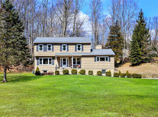 2 Brady Ln, Katonah, NY 10536