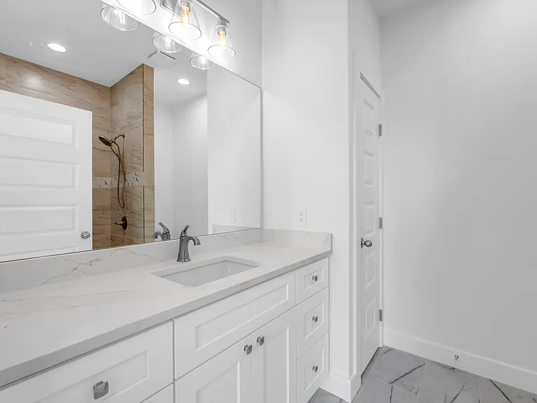 1701 Lakewood — Photo 13