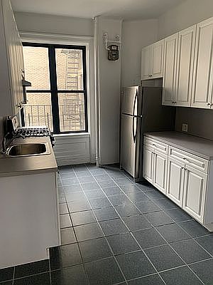 5th image of 2586 Broadway #2D