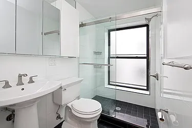 Rented by R New York