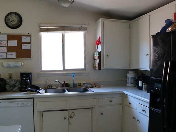 5th image of 1102 W Avenue H7