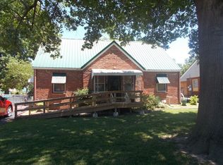 420 E St NW, Miami, OK 74354