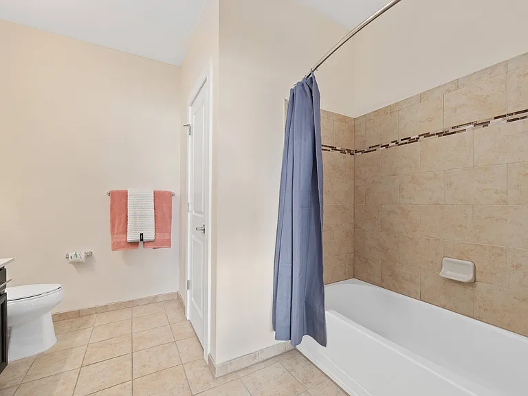 Camelot at Townelake — Photo 37