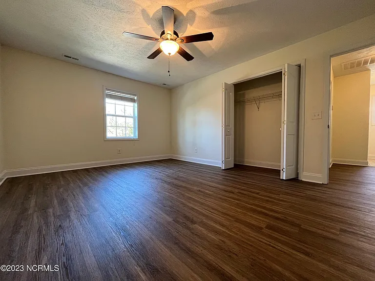 117 Lightwater Dr — Photo 13