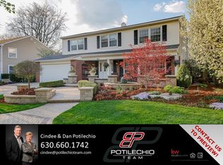 949 Darius Ln, Naperville, IL 60565