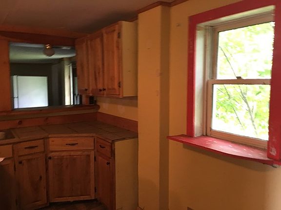 3rd image of 71 West St