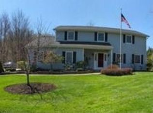 12155 S Wintergreen Dr, Chardon, OH