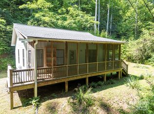 178 Chestnut Walk Dr, Waynesville, NC 28786