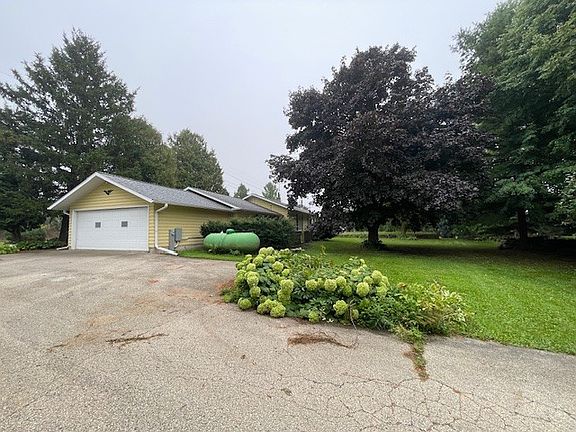 3rd image of 2557 County Highway Jg