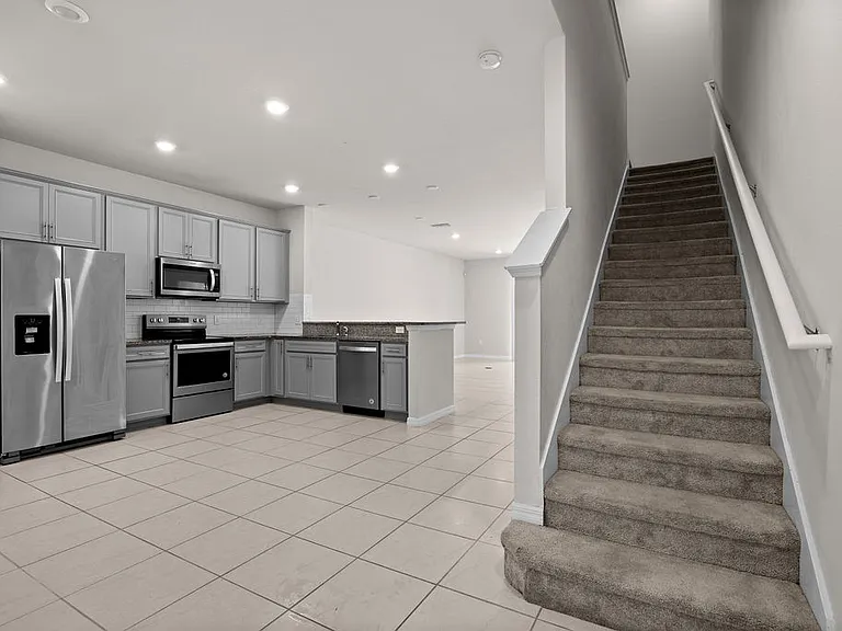 3971 Plainview Dr — Photo 35