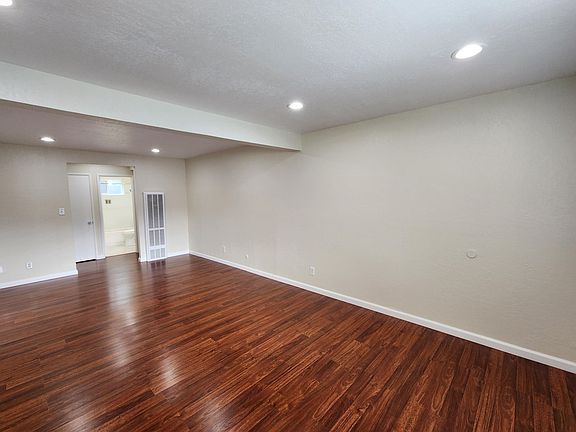 3rd image of 524 Richardson St #A