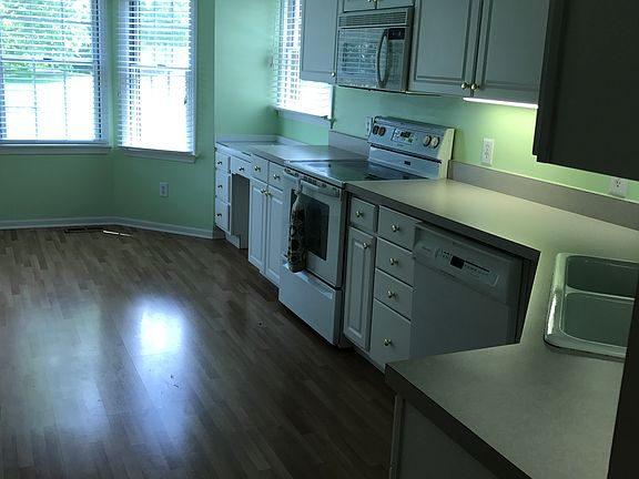 Eat In Kitchen 