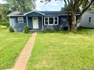 1304 N Middle St, Farmington, MO 63640