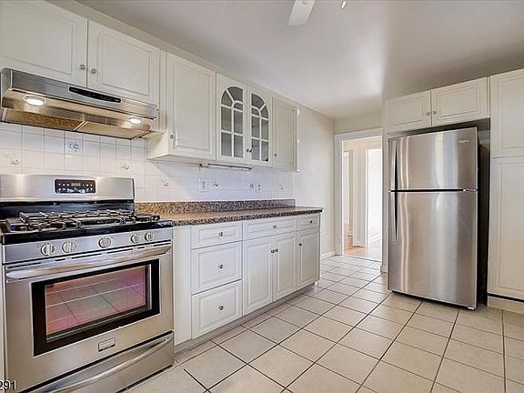 3rd image of 14 Charlotte Dr
