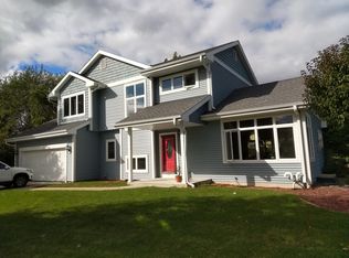 530 W Saint Johns Ct, Glendale, WI 53217