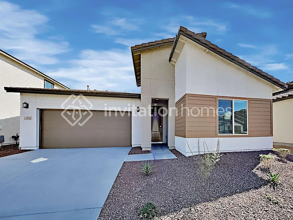 21207 W Alvarado Rd