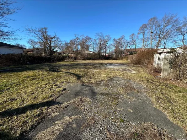 47 Tell Avenue, Deer Park, NY 11729