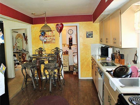5th image of 3210 41st St #3220
