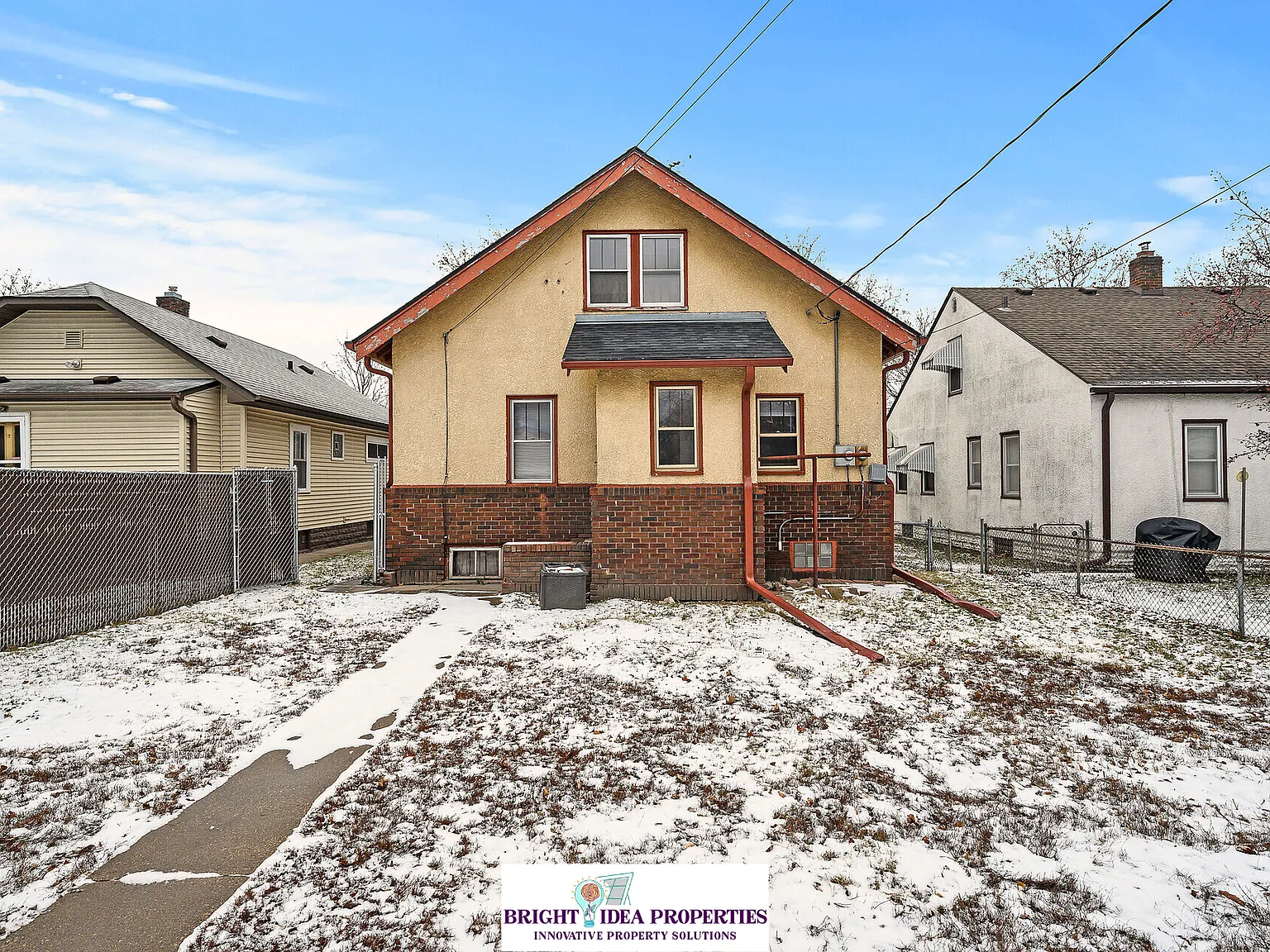 969 Lawson - 2 — Photo 2