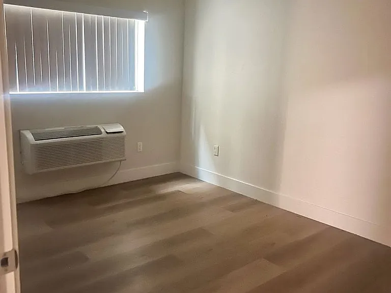 610 N Soto St — Photo 7