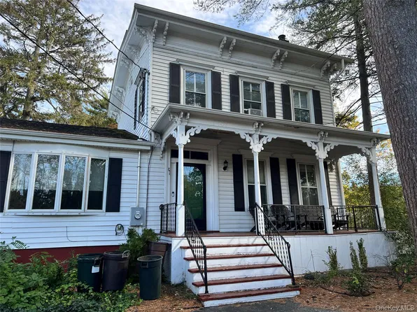 1731 Seamans Neck Road, Seaford, NY 11783