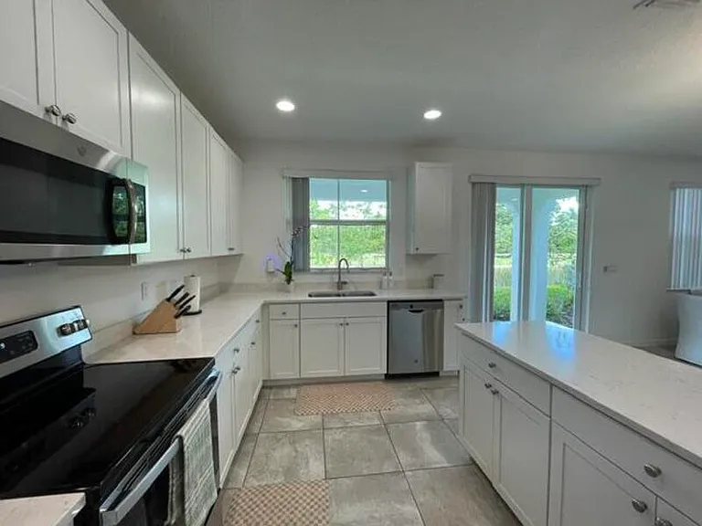 12885 Trevi Isle Dr — Photo 10