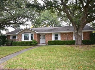 5230 Redstart St, Houston, TX 77035