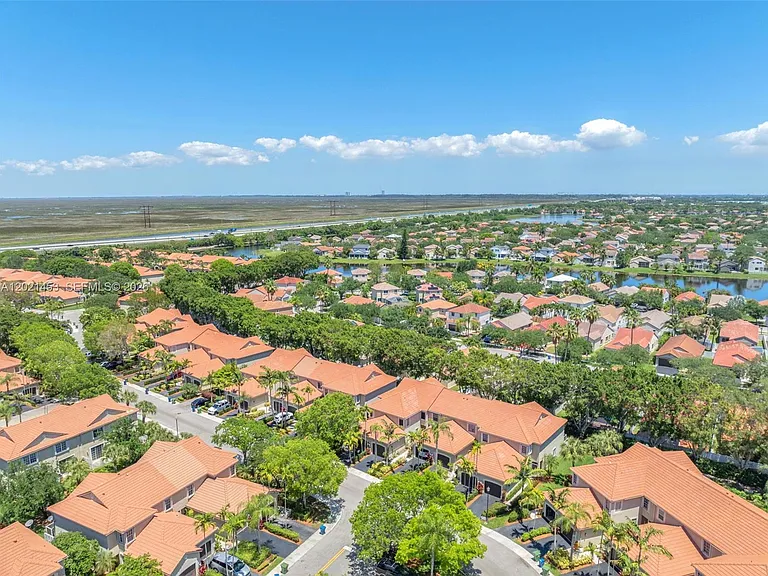 800 Sorrento Dr #2 — Photo 49