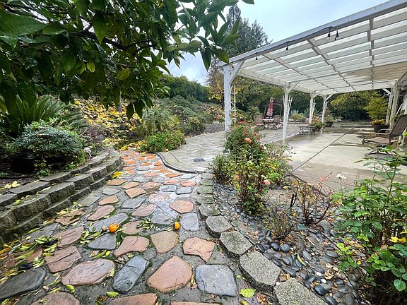 5th image of 449 Diamond Oaks Dr